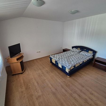 Wolf Apartments Sîngeorgiu de Mureş Exteriér fotografie